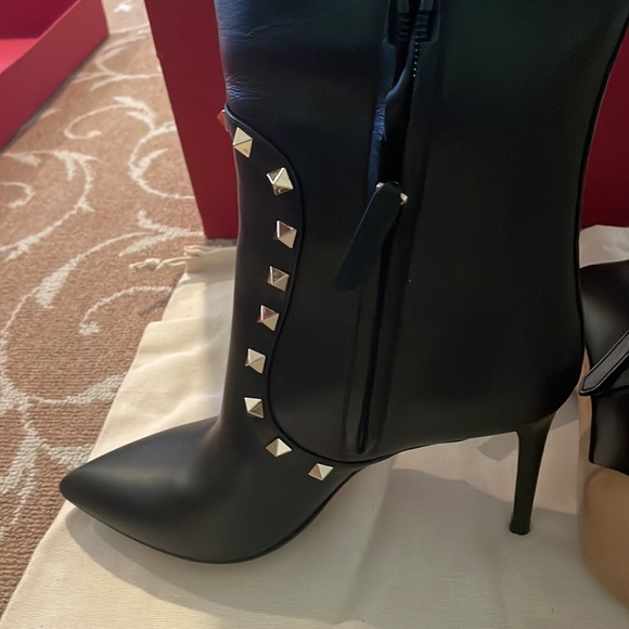 Valentino garavani rock stud black boot. NWT - Picture 3 of 5